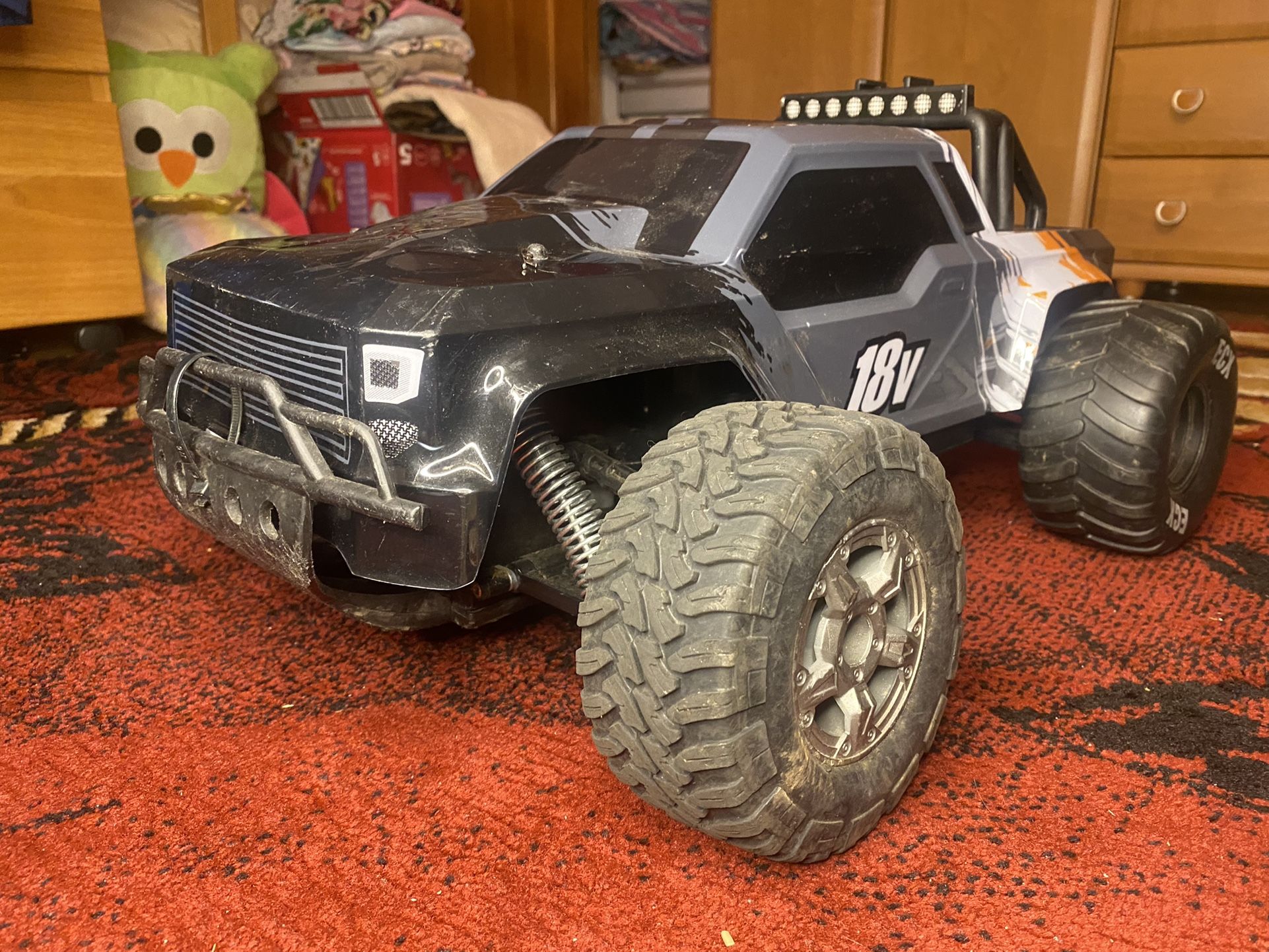 Ryobi P3800 Uproar 18v RC Truck 2 Batterys and charger is included for Sale in Philadelphia PA OfferUp
