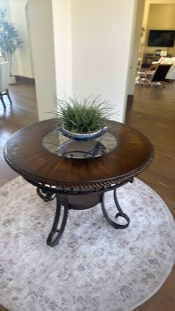 Entry table 44 inch