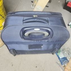 Suitcase/luggage 