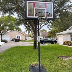 Adjustable Basketball Hoop (Pre-Owned)