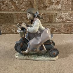 Lladro “Traveling In Style” Figurine 5680