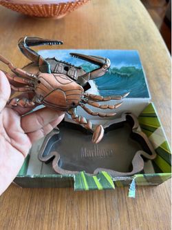 Marlboro collector " Bronze Ashtray & Crab Lighter