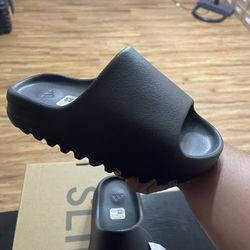 YEEZY SLIDE ONXY 