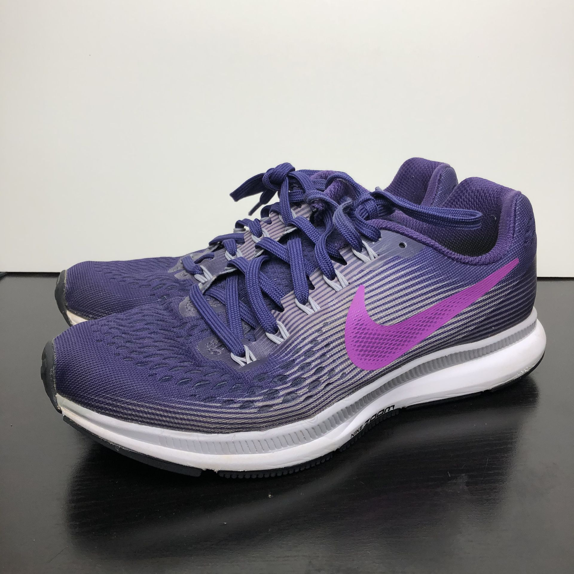 Nike Women’s Zoom Pegasus 34 Running Shoes (Size 7)