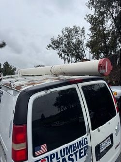 Round tube Off A 2006 GMC Van Great Condition 50$$