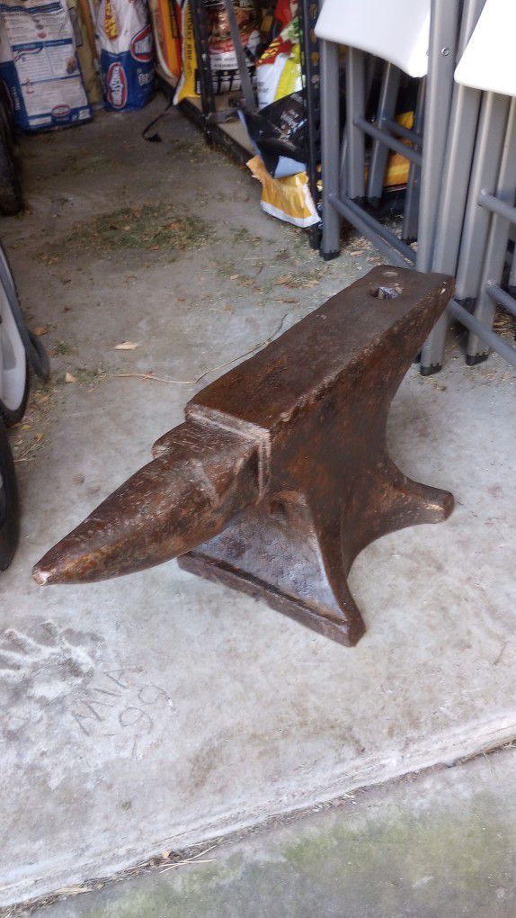 Vintage Blacksmith Anvil,  114 Pounds