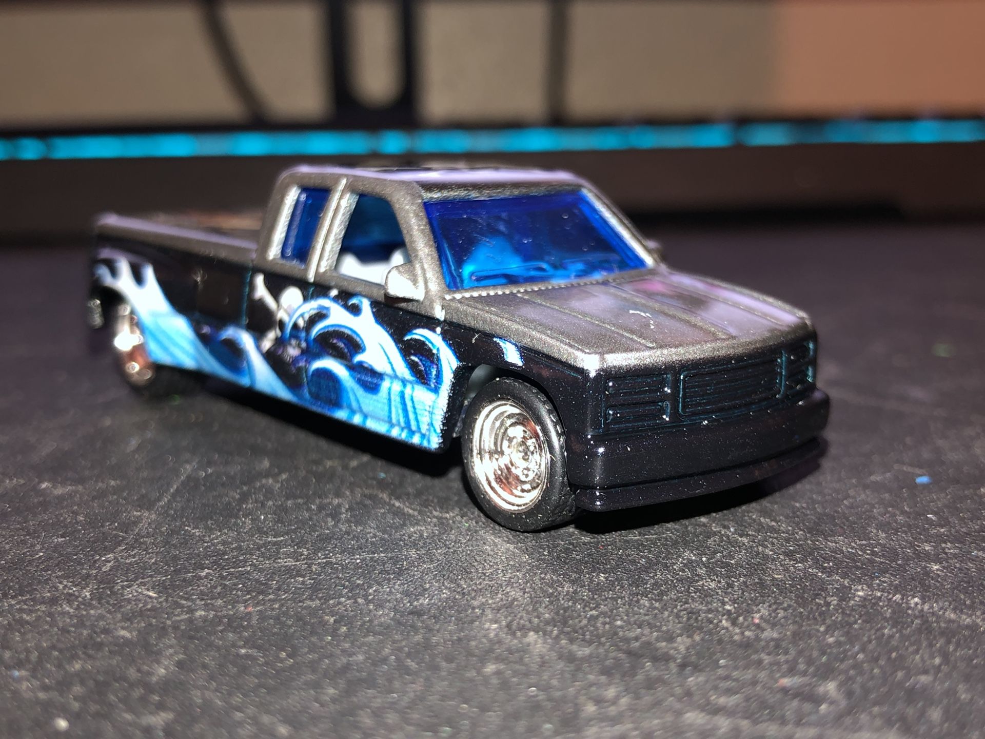 Hot Wheels Chevy C3500 Dually Pickup Truck Real Riders