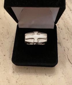 Vintage Solid Sterling Silver Cross, Quality Made Ring Size 7.5-8
