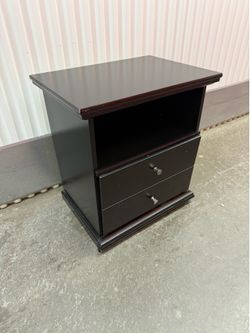 💥Special price only today 💥 ASHLEY “MARIBEL” BLACK NIGHTSTAND