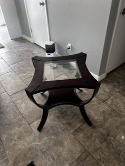 2x Brown End Tables