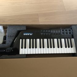 Alesia Vortex Wireless 2 keytar
