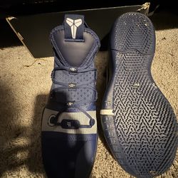 Kobe exodus tb navy blue size 14