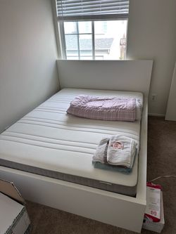 IKEA BED QUEEN