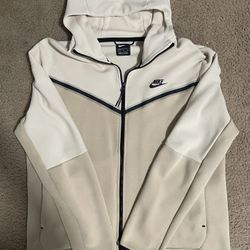 Nike Tech Light Beige Cream Color Way Size L Men’s Full zip