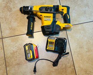 Dewalt 60V 1-1/4 in. SDS Plus Rotary Hammer Kit w/ (1) Replacement Flexvolt 12.0 Ah Battery & 4 Amp Charger