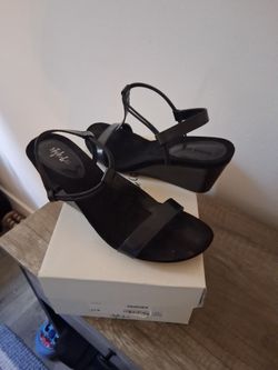 Womens Shoe