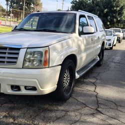 Escalade 6.0 AWD Runs 2003