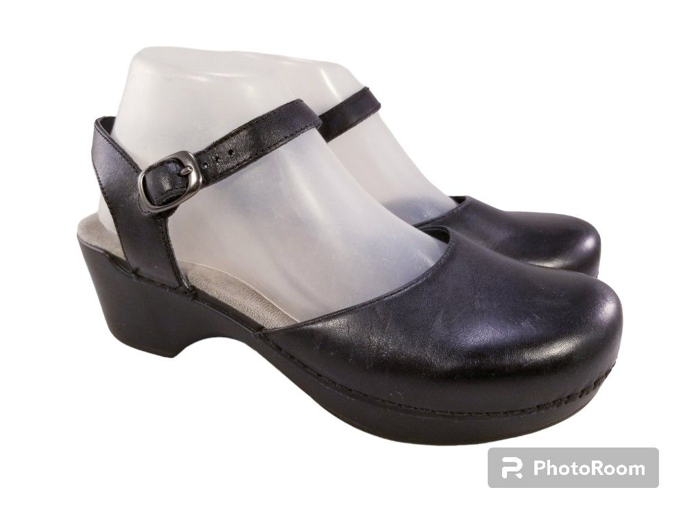 Dansko Sam woman shoes slingback clogs mule black leather size 40/10
* Price Is Firm*