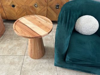Side table / end table