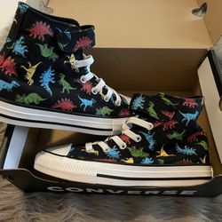 Boys/shoes/converse/size 1youth/new