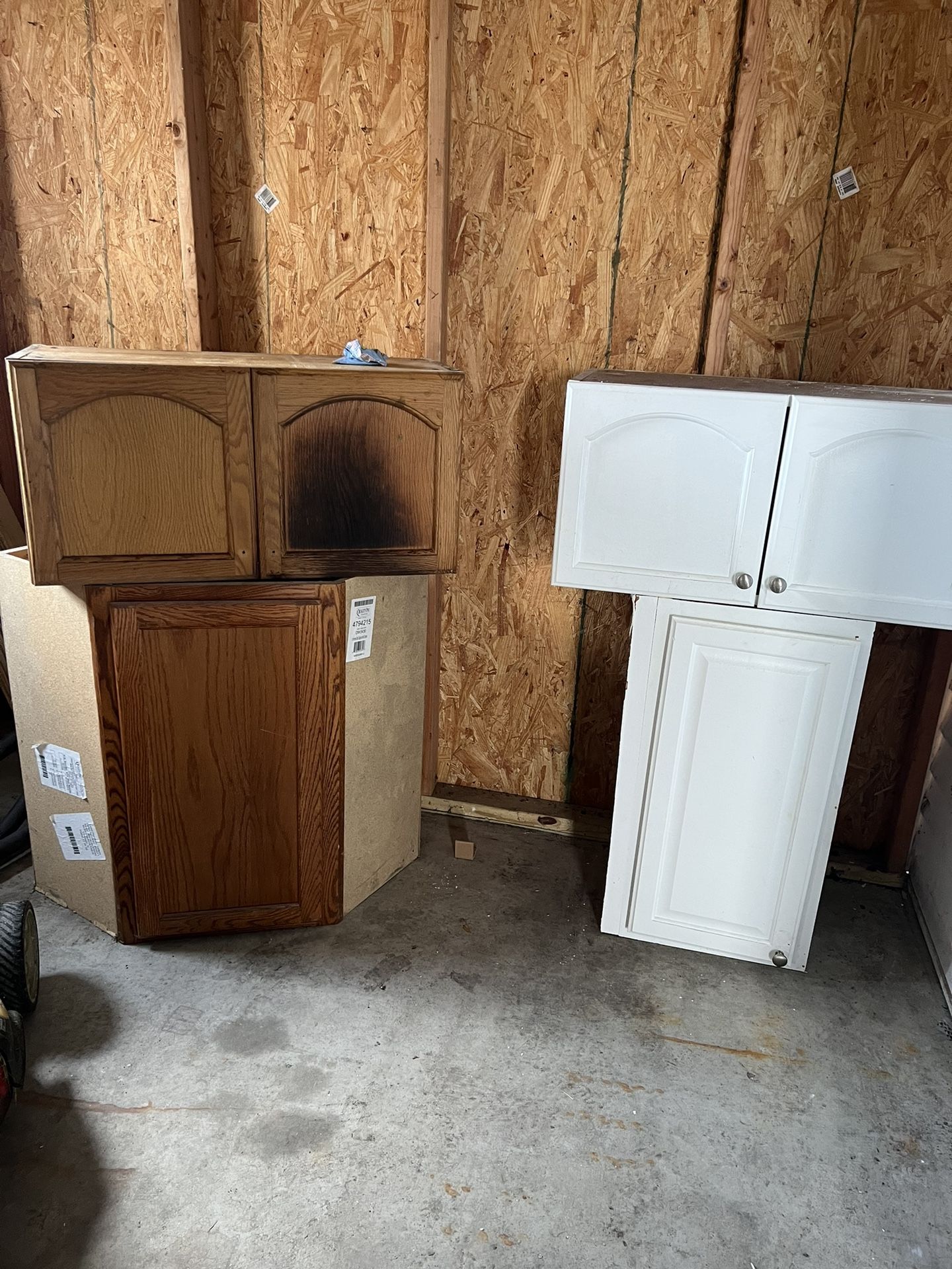 Quality One Premium Oak Upper & Base Kitchen Cabinets