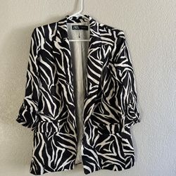 Zara Women's Black and White Jacket (75135