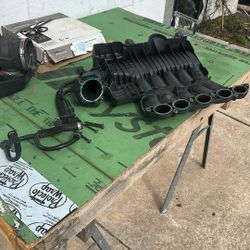 2008 Volvo S40 2.4L Upper intake 