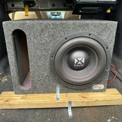 Ear Destroyitn Sub 10"NVX 1,600w Beast in ported box No amp can demo MUST HEAR 