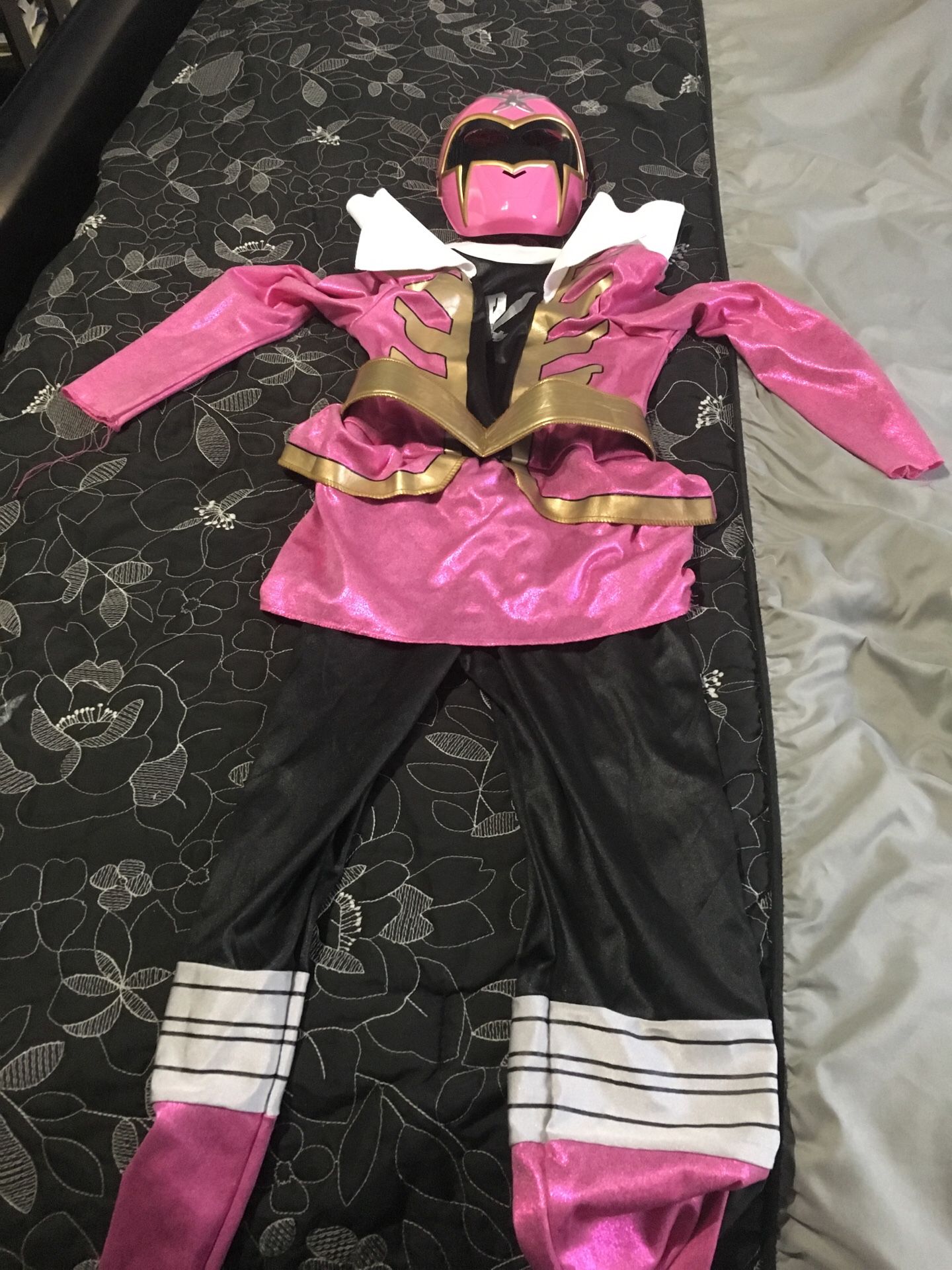 Kids Pink Power Ranger Super Megaforce Used Costume/Cosplay