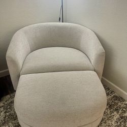 Accent Chair with Ottoman – Like New