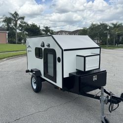 Tiny camper - 2025 Maverick Camper / trailer