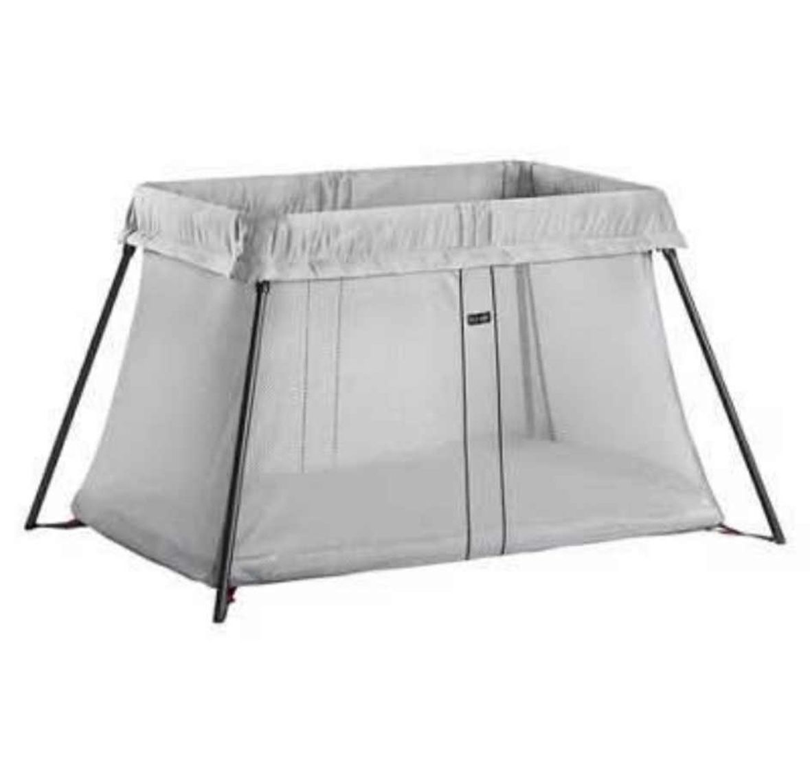 Travel Crib / Pack And Play 