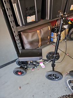 Knee scooter