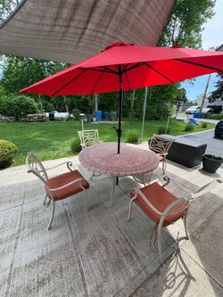 Solid 60” patio set / 6 chairs