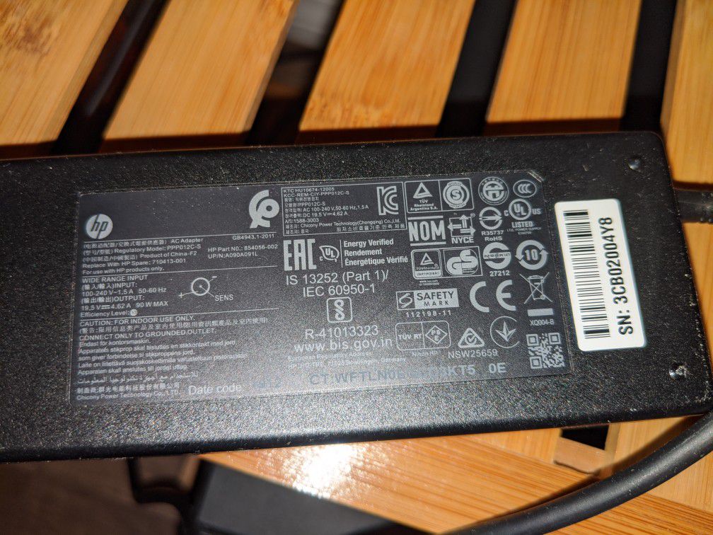 HP 90w universal laptop PS. Open box.
