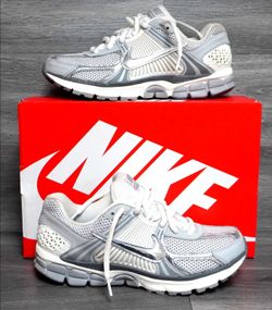 MENS Nike Zoom Vomero 5 IM2219-121 SUMMIT WHITE/METALLIC SILVER Shoes men’s 9