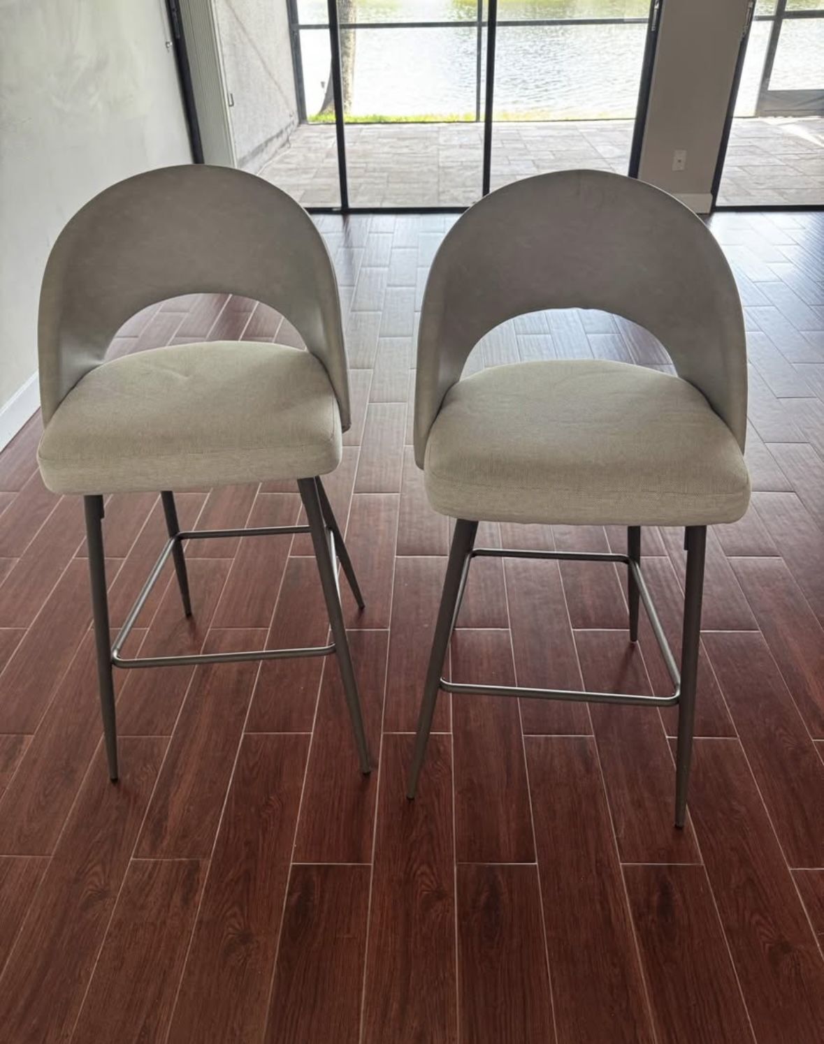 4 bar height stools