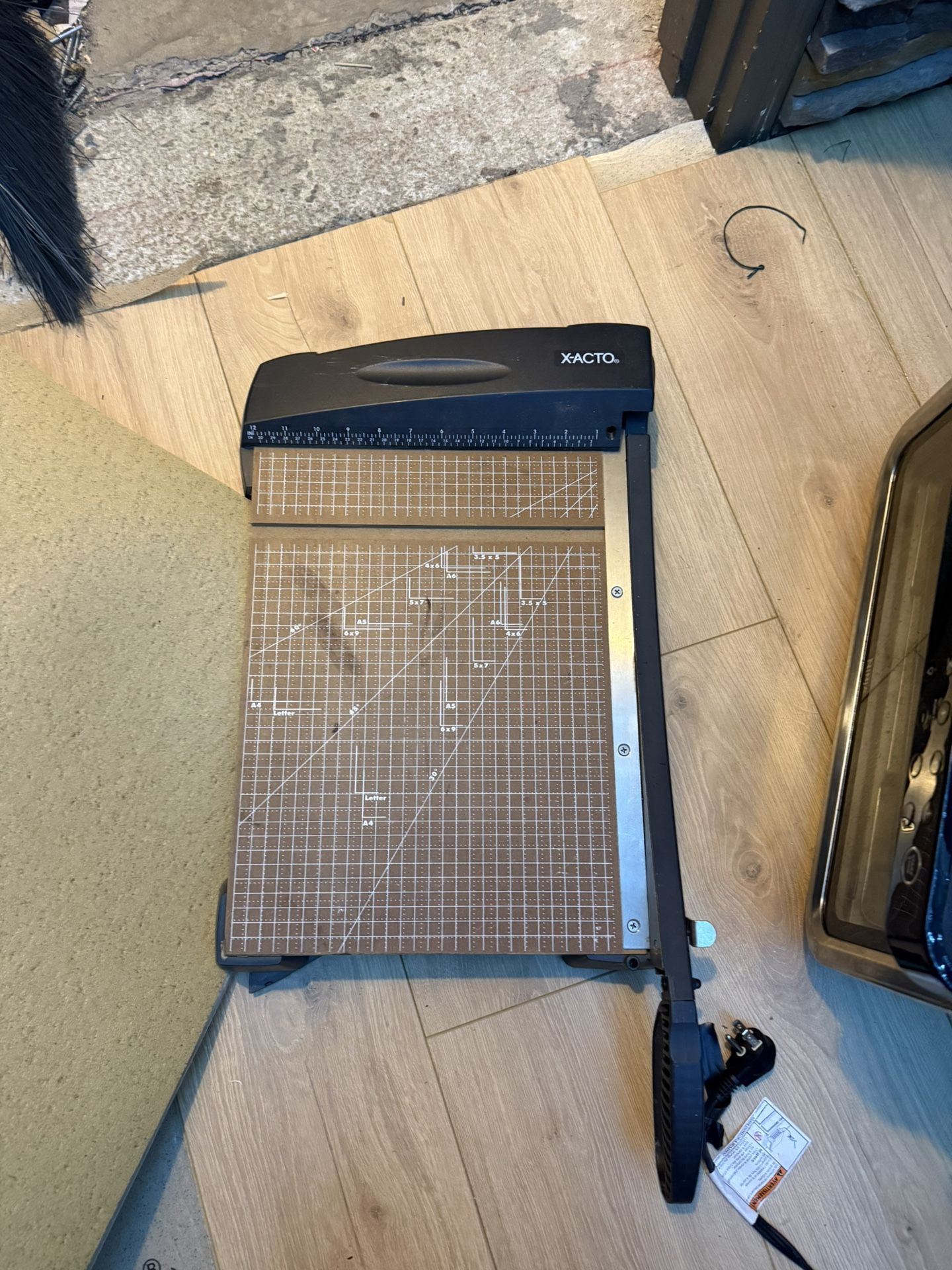 X-ACTO Heavy-Duty Wood Base Guillotine Cutter