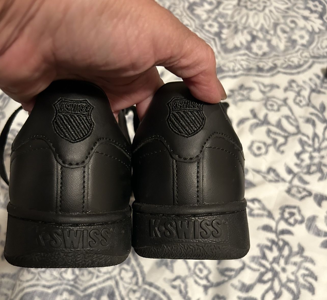 Near new kswiss Black Shoes - Size 8.5