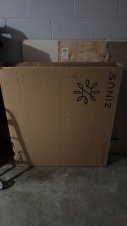 Zinus King Bed Metal Foundation Stands 