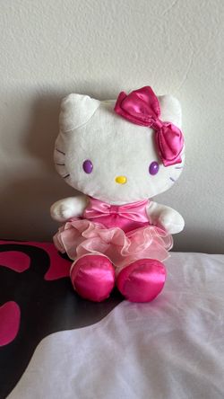 Hello kitty plushie