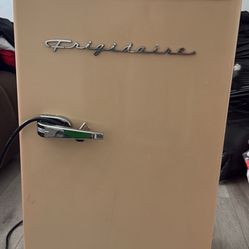 Retro mini Fridge Cute Pink 