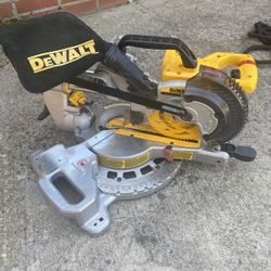 DeWALT 7.5” Cordless Miter Saw