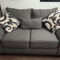 Colette Loveseat by Kroehler - Dark Gray Herringbone
$60 OBO