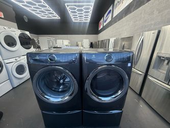 Electrolux Washer and Dryer Set “27 ( Lavadora y Secadora )