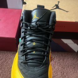 Air Jordan 12 Retro "University Gold"