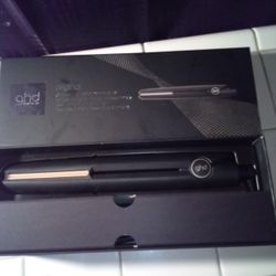 GHD Pro Styler. NEVER USED.  Taking Offers. 