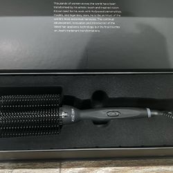 Heated Round Brush Curling