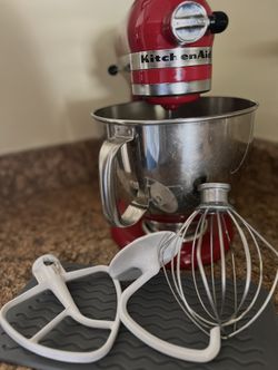 Kitchen Aid artisan mixer5qt empire red