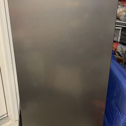 Small Fridge 